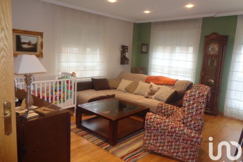 Hus till salu i Villaobispo de las Regueras, Leon, Spanien 4 sovrum, 220 kvm. Nr. 154116 - foto 9