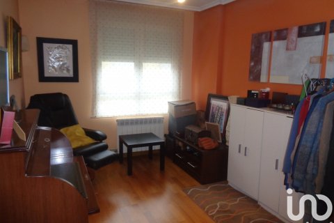 Hus till salu i Villaobispo de las Regueras, Leon, Spanien 4 sovrum, 220 kvm. Nr. 154116 - foto 17