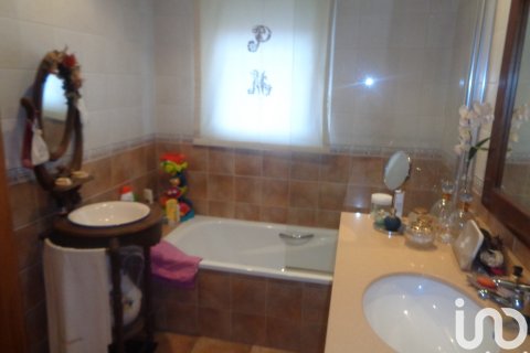 Hus till salu i Villaobispo de las Regueras, Leon, Spanien 4 sovrum, 220 kvm. Nr. 154116 - foto 14