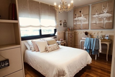 Продажа дома в Л'Аметлья-де-Мар, Таррагона, Испания 4 спальни, 300м2 №154119 - фото 12