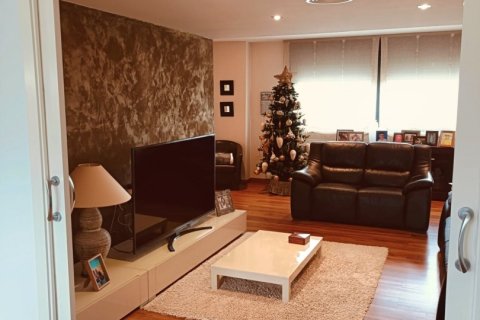 Продажа дома в Л'Аметлья-де-Мар, Таррагона, Испания 4 спальни, 300м2 №154119 - фото 4