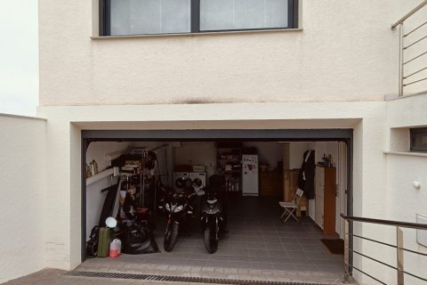 Продажа дома в Л'Аметлья-де-Мар, Таррагона, Испания 4 спальни, 300м2 №154119 - фото 23