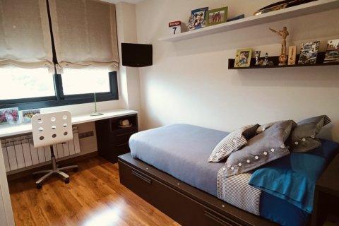 Продажа дома в Л'Аметлья-де-Мар, Таррагона, Испания 4 спальни, 300м2 №154119 - фото 9