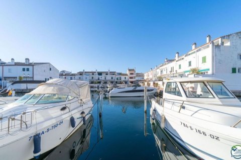 House for sale in Sitges, Barcelona, Spain 4 bedrooms, 110 sq.m. No. 164938 - photo 14