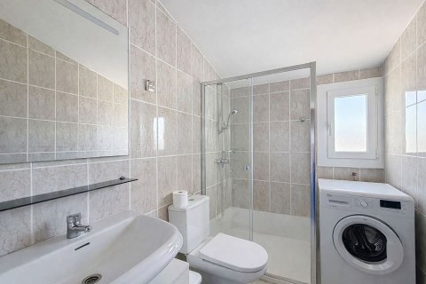 House for sale in Sitges, Barcelona, Spain 4 bedrooms, 125 sq.m. No. 164939 - photo 7
