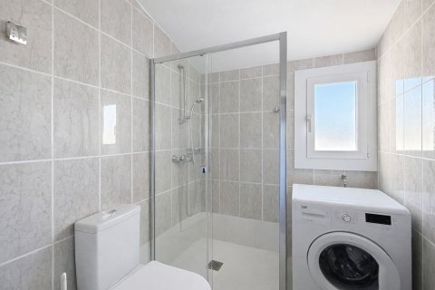 House for sale in Sitges, Barcelona, Spain 4 bedrooms, 125 sq.m. No. 164939 - photo 8