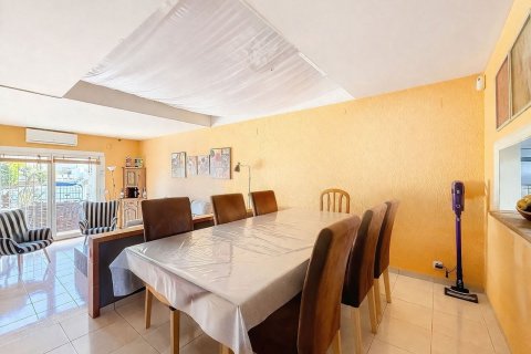 House for sale in Sitges, Barcelona, Spain 4 bedrooms, 125 sq.m. No. 164939 - photo 16