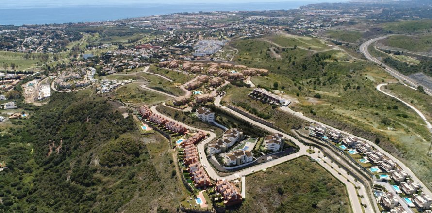 Бунгало в Бенахавис, Малага, Испания 2 спальни, 103м2 №135938