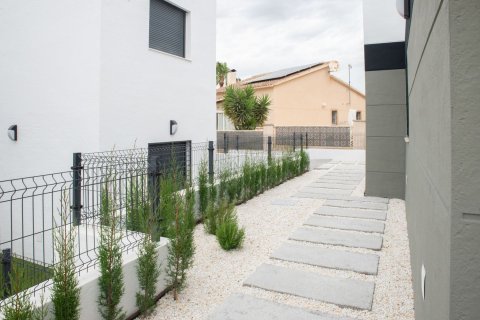 Villa zum Verkauf in Busot, Alicante, Spanien 3 Schlafzimmer, 159 m2 Nr. 181044 - Foto 2