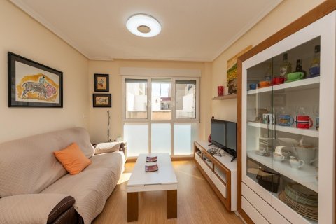 Lägenhet till salu i Dehesa De Campoamor, Alicante, Spanien 2 sovrum, 76 kvm. Nr. 181042 - foto 2