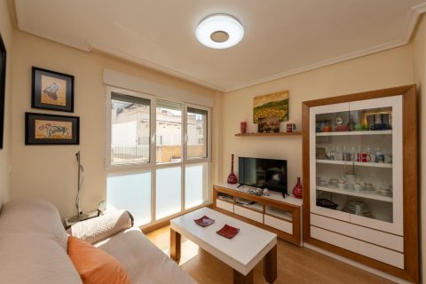 Lägenhet till salu i Dehesa De Campoamor, Alicante, Spanien 2 sovrum, 76 kvm. Nr. 181042 - foto 4