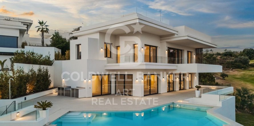 Huvila Estepona, Malaga, Espanja 4 makuuhuonetta, 433 m2 No. 158374