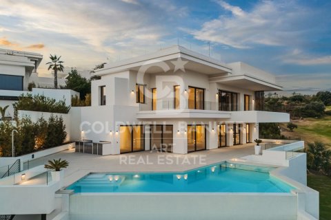 Villa in vendita a Estepona, Malaga, Spagna 4 camere da letto, 433 mq. N° 158374 - foto 1