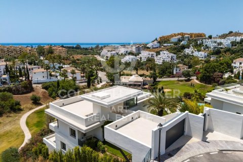 Huvila myytävänä Estepona, Malaga, Espanja, 4 makuuhuonetta, 433 m2 No. 158374 - kuva 24