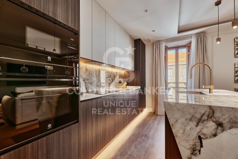 Apartment for sale in Madrid, Spain 3 bedrooms, 122 sq.m. No. 158377 - photo 8
