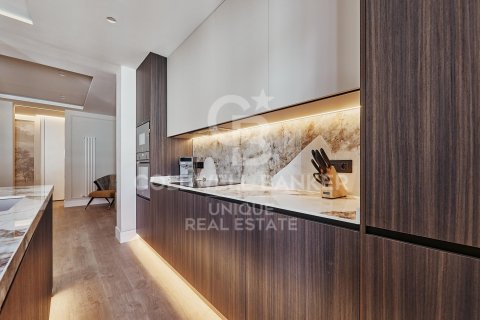 Apartment for sale in Madrid, Spain 3 bedrooms, 122 sq.m. No. 158377 - photo 9