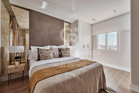 Apartment for sale in Madrid, Spain 3 bedrooms, 122 sq.m. No. 158377 - photo 14