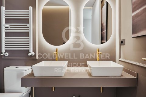 Apartment for sale in Madrid, Spain 3 bedrooms, 122 sq.m. No. 158377 - photo 22