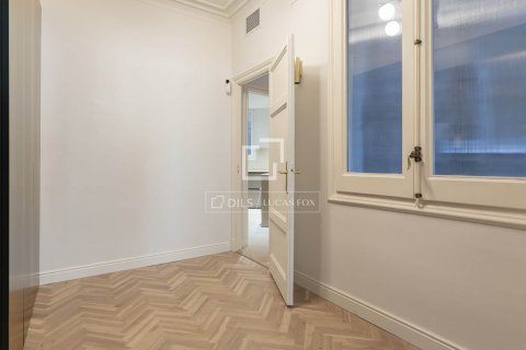 Dzīvoklis pārdošanā Barcelona, Spānijā 5 istabas, 250 m2 Nr. 150639 - attēls 16