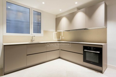 Dzīvoklis pārdošanā Barcelona, Spānijā 5 istabas, 250 m2 Nr. 150639 - attēls 18