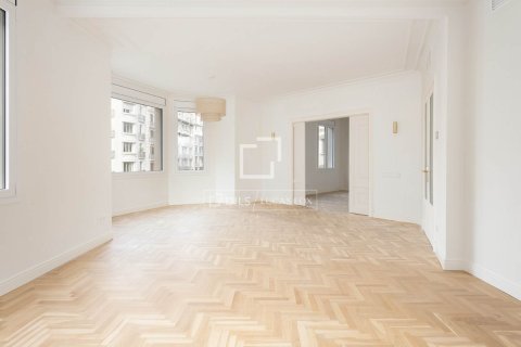 Dzīvoklis Barcelona, Spānijā 5 istabas, 250 m2 Nr. 150639