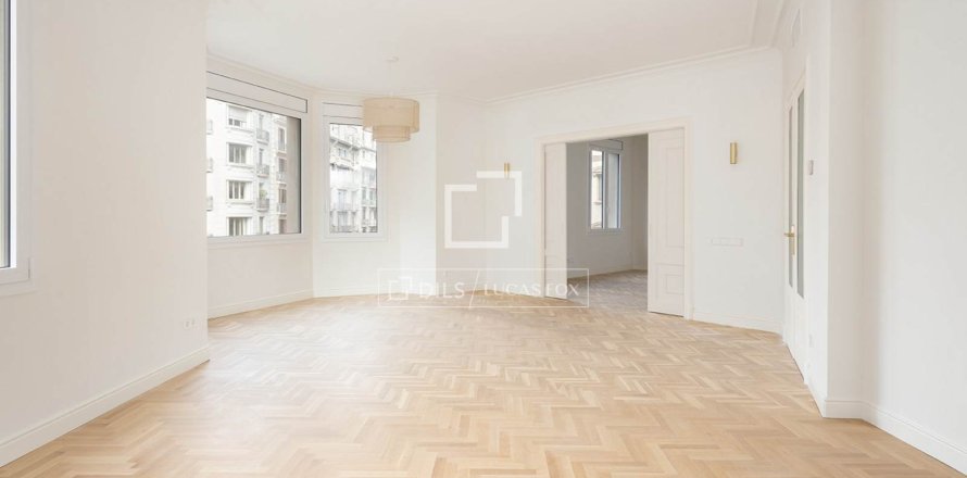 Dzīvoklis Barcelona, Spānijā 5 istabas, 250 m2 Nr. 150639