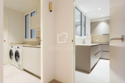 Dzīvoklis pārdošanā Barcelona, Spānijā 5 istabas, 250 m2 Nr. 150639 - attēls 27