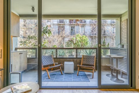 Apartment à vendre à Barcelona, Espagne, 4 chambres, 96 m2 No. 150640 - photo 2