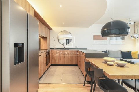 Apartment à vendre à Barcelona, Espagne, 4 chambres, 96 m2 No. 150640 - photo 12