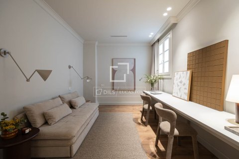 Apartament w Barcelona, Hiszpania 4 sypialnie, 200 mkw. nr 150637 – zdjęcie 22