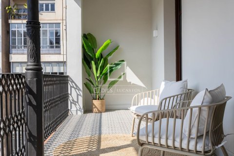 Apartament w Barcelona, Hiszpania 4 sypialnie, 200 mkw. nr 150637 – zdjęcie 30