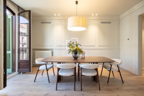 Apartament w Barcelona, Hiszpania 4 sypialnie, 200 mkw. nr 150637 – zdjęcie 5