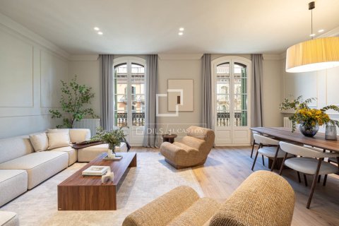 Apartament w Barcelona, Hiszpania 4 sypialnie, 200 mkw. nr 150637 – zdjęcie 2