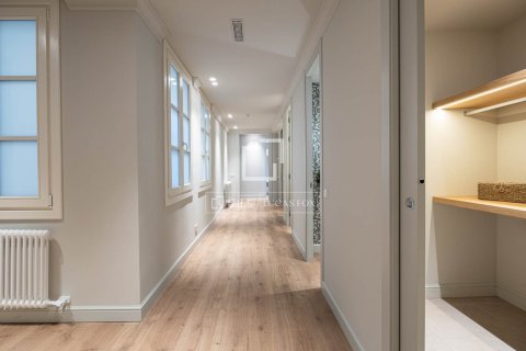 Apartament w Barcelona, Hiszpania 4 sypialnie, 200 mkw. nr 150637 – zdjęcie 14