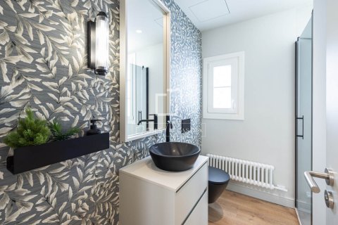 Apartament w Barcelona, Hiszpania 4 sypialnie, 200 mkw. nr 150637 – zdjęcie 18