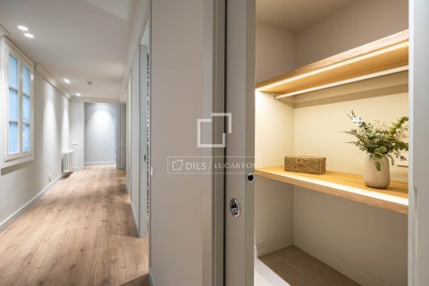 Apartament w Barcelona, Hiszpania 4 sypialnie, 200 mkw. nr 150637 – zdjęcie 17