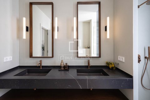 Apartament w Barcelona, Hiszpania 4 sypialnie, 200 mkw. nr 150637 – zdjęcie 27