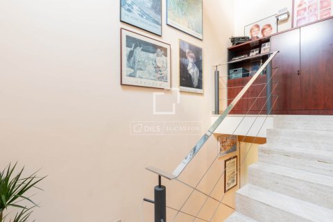 Villa à vendre à Sant Cugat Del Valles, Barcelona, Espagne, 4 chambres, 185 m2 No. 150636 - photo 16