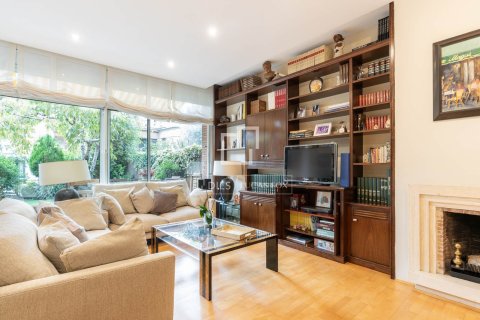 Вилла в Сан-Кугат-дель-Вальес, Барселона, Испания 4 спальни, 185м2 №150636