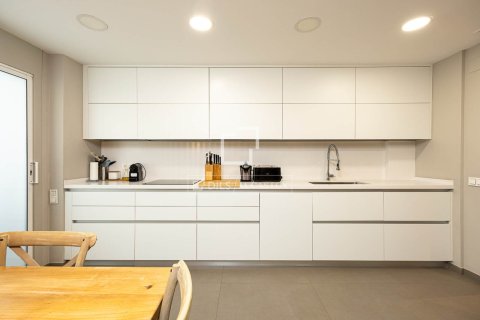 Penthouse w Barcelona, Hiszpania 6 sypialni, 320 mkw. nr 150638 – zdjęcie 16