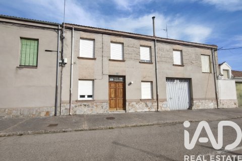 Villa in Veguellina de Orbigo, Leon, Spain 6 bedrooms, 276 sq.m. No. 185083