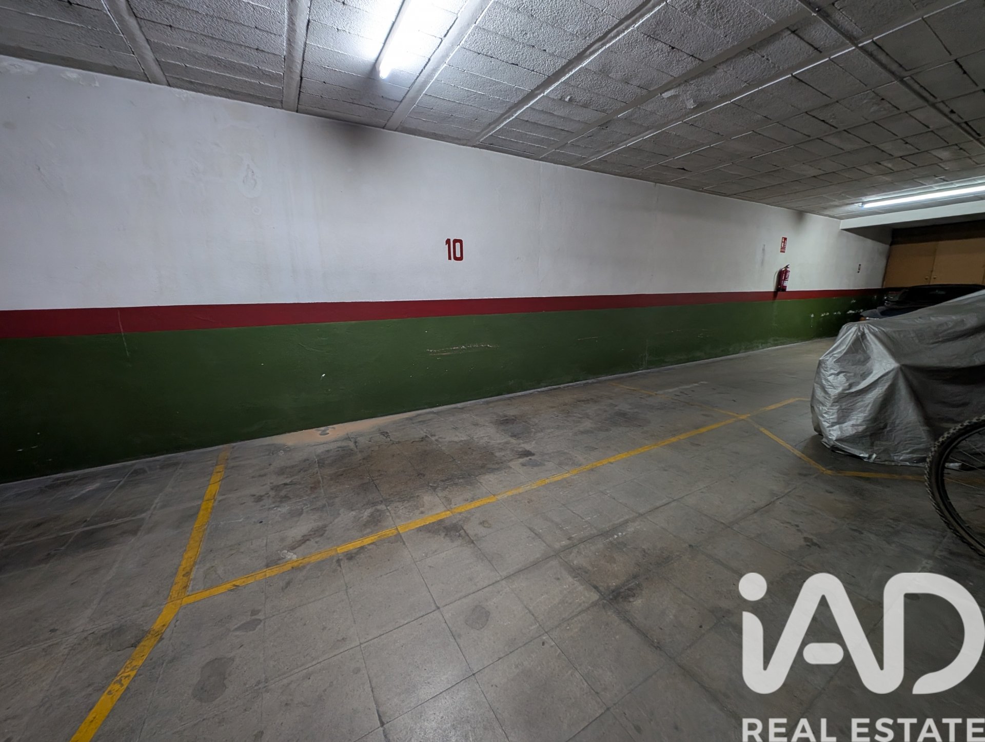 Garage in El Masnou, Barcelona, Spain 9 sq.m. No. 185082