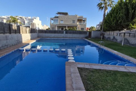 Apartament w Torrevieja, Alicante, Hiszpania 2 sypialnie, 132 mkw. nr 156241 – zdjęcie 17