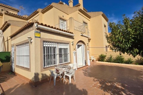 Villa till salu i Torrevieja, Alicante, Spanien 3 sovrum, 102 kvm. Nr. 156242 - foto 3