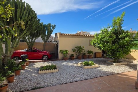 Villa till salu i Torrevieja, Alicante, Spanien 3 sovrum, 102 kvm. Nr. 156242 - foto 2