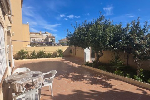 Villa till salu i Torrevieja, Alicante, Spanien 3 sovrum, 102 kvm. Nr. 156242 - foto 5