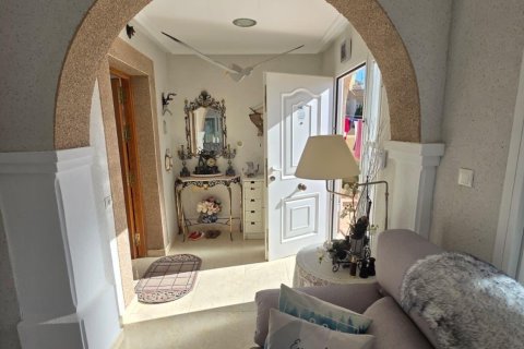 Villa till salu i Torrevieja, Alicante, Spanien 3 sovrum, 102 kvm. Nr. 156242 - foto 8