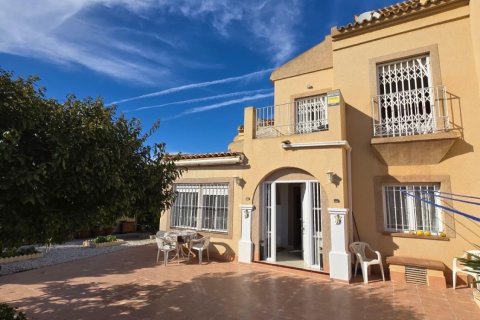 Villa till salu i Torrevieja, Alicante, Spanien 3 sovrum, 102 kvm. Nr. 156242 - foto 4