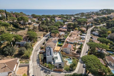 Huvila myytävänä Platja D'aro, Girona, Espanja, 6 makuuhuonetta, 450 m2 No. 176692 - kuva 4