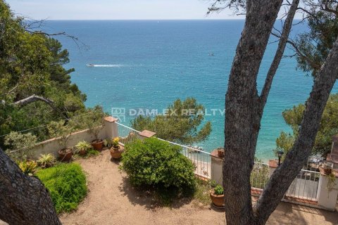 Huvila myytävänä Lloret de Mar, Girona, Espanja, 5 makuuhuonetta, 391 m2 No. 176698 - kuva 12